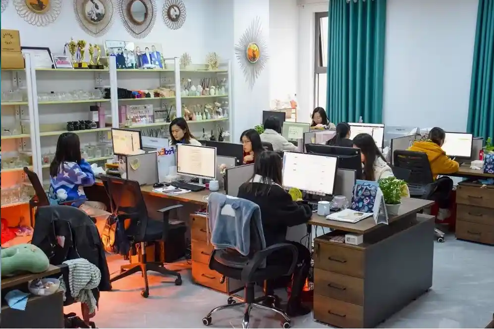 Cloudium ekip çalışması ve ofis ortamı